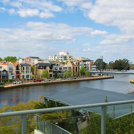 East Perth Suites Hotel Ngoại thất bức ảnh