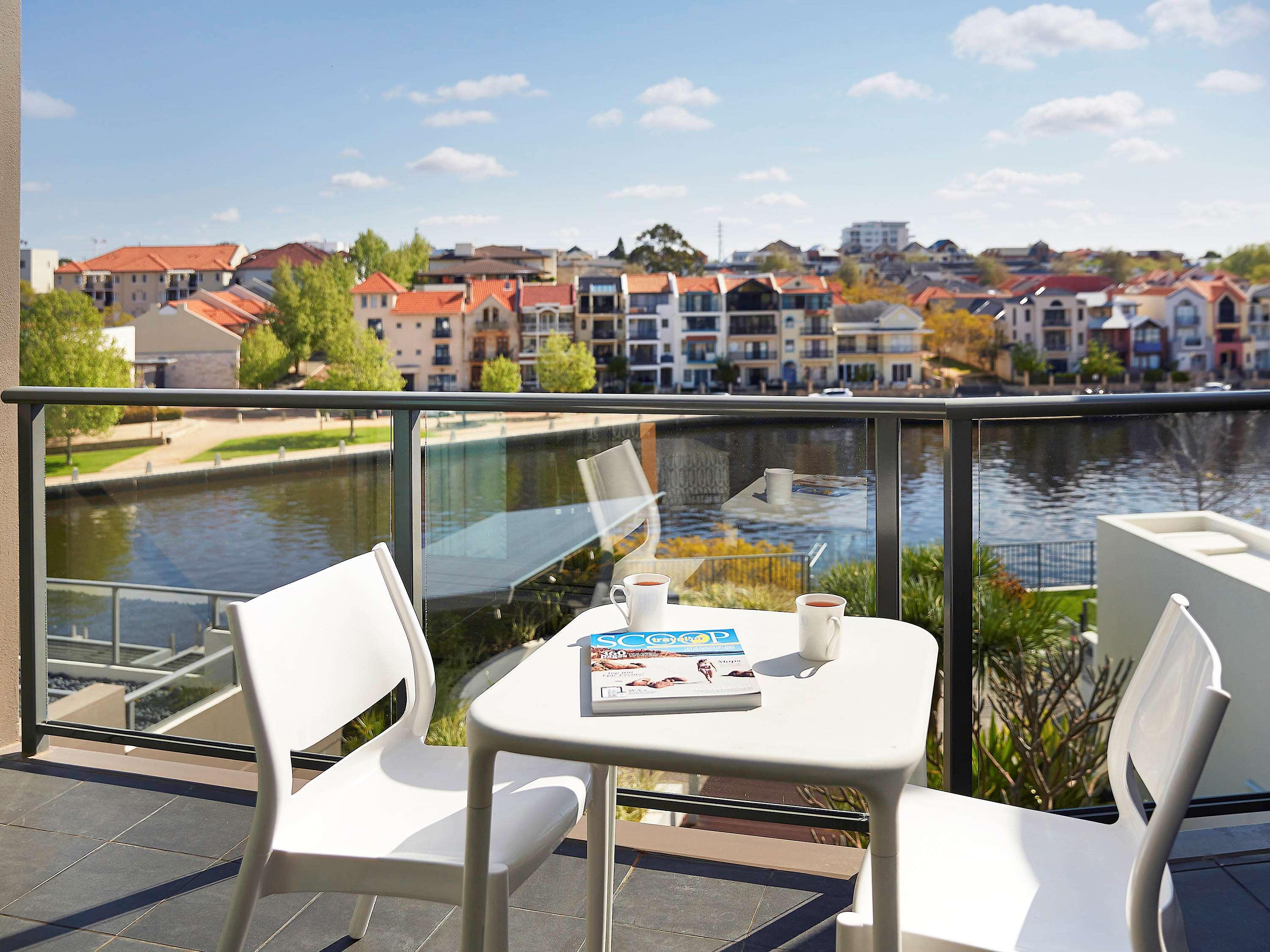 East Perth Suites Hotel Ngoại thất bức ảnh