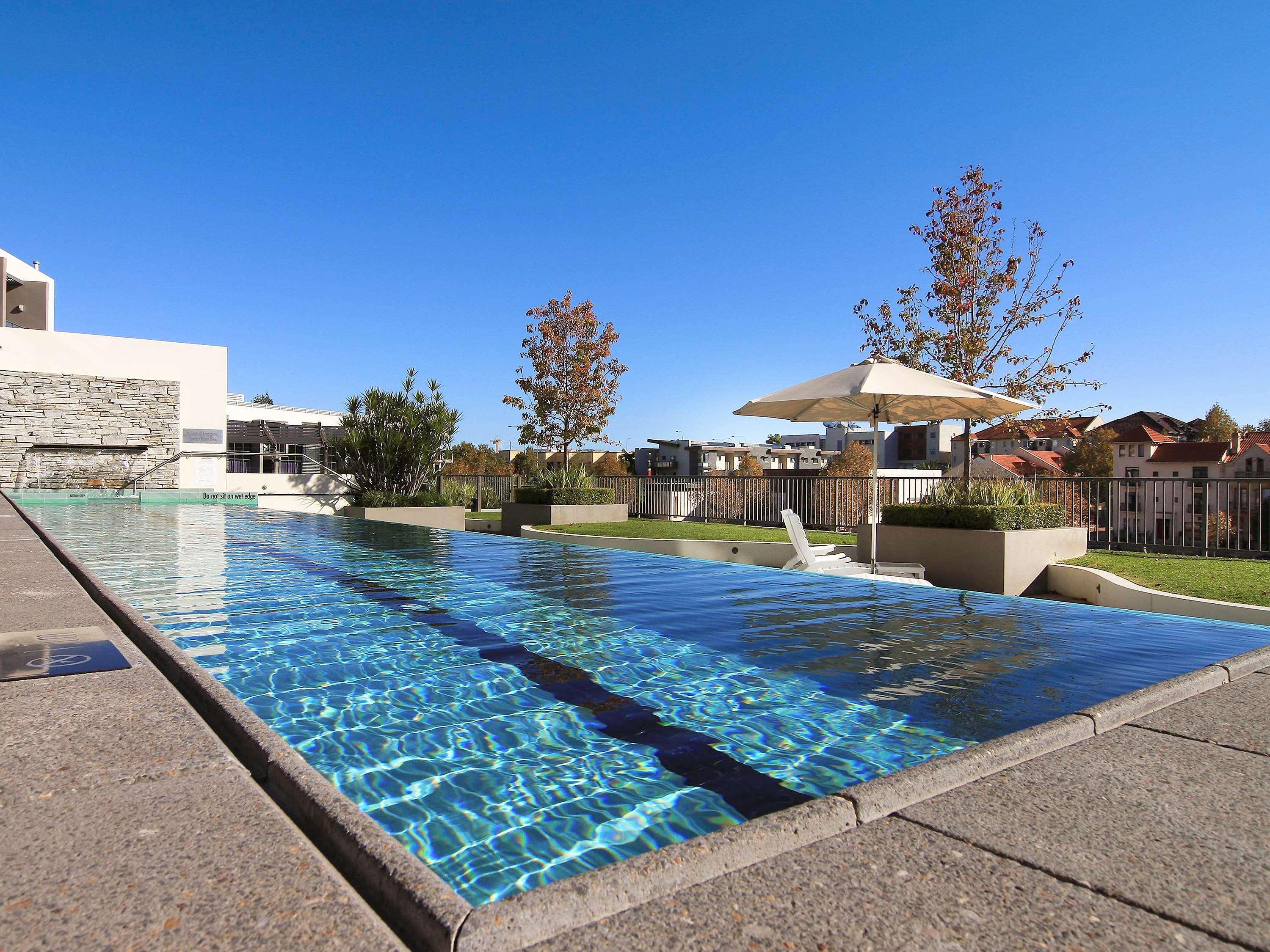 East Perth Suites Hotel Ngoại thất bức ảnh