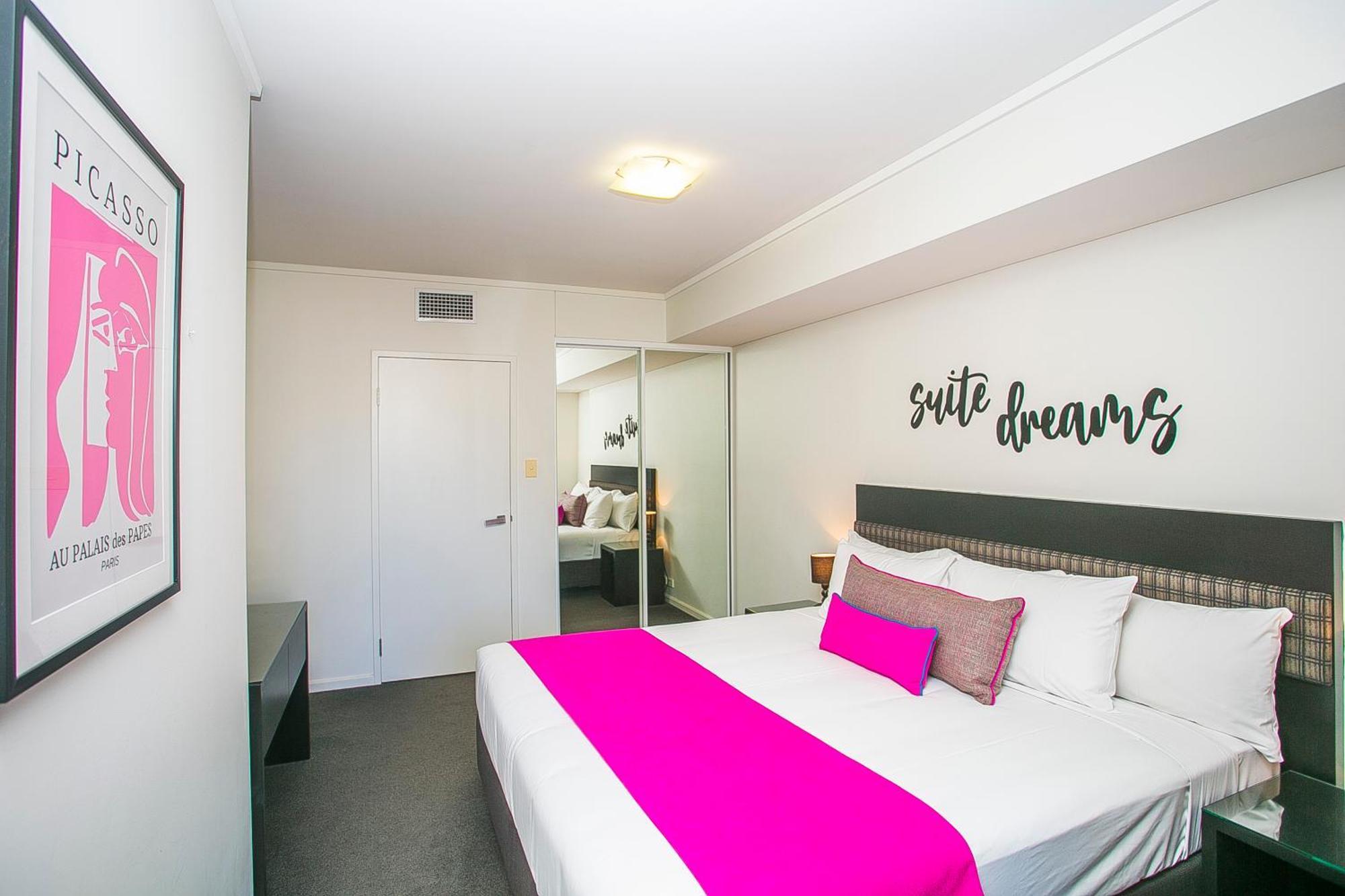 East Perth Suites Hotel Ngoại thất bức ảnh
