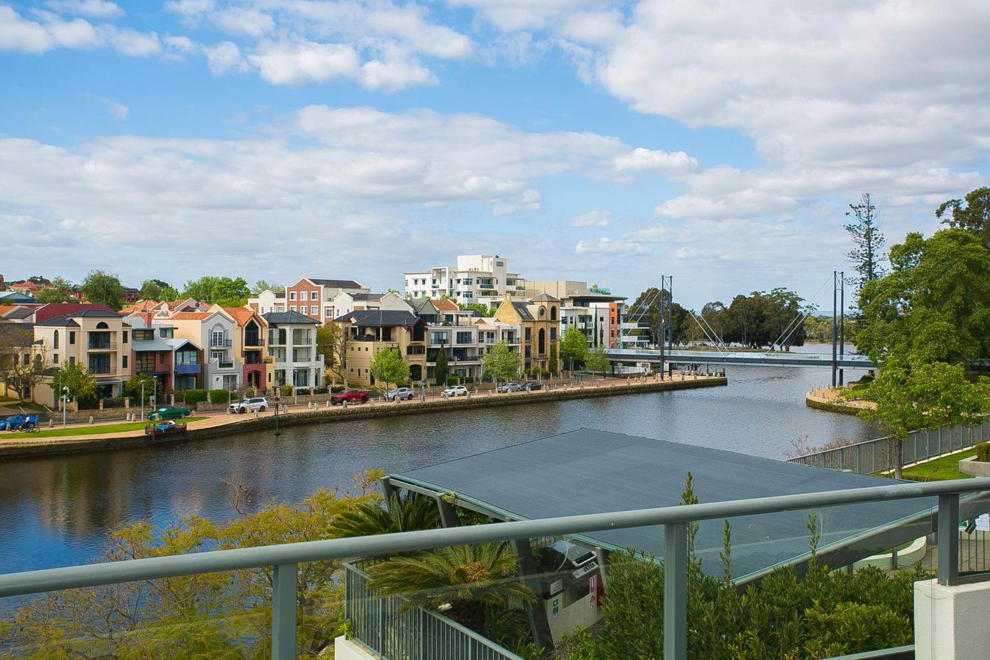 East Perth Suites Hotel Ngoại thất bức ảnh