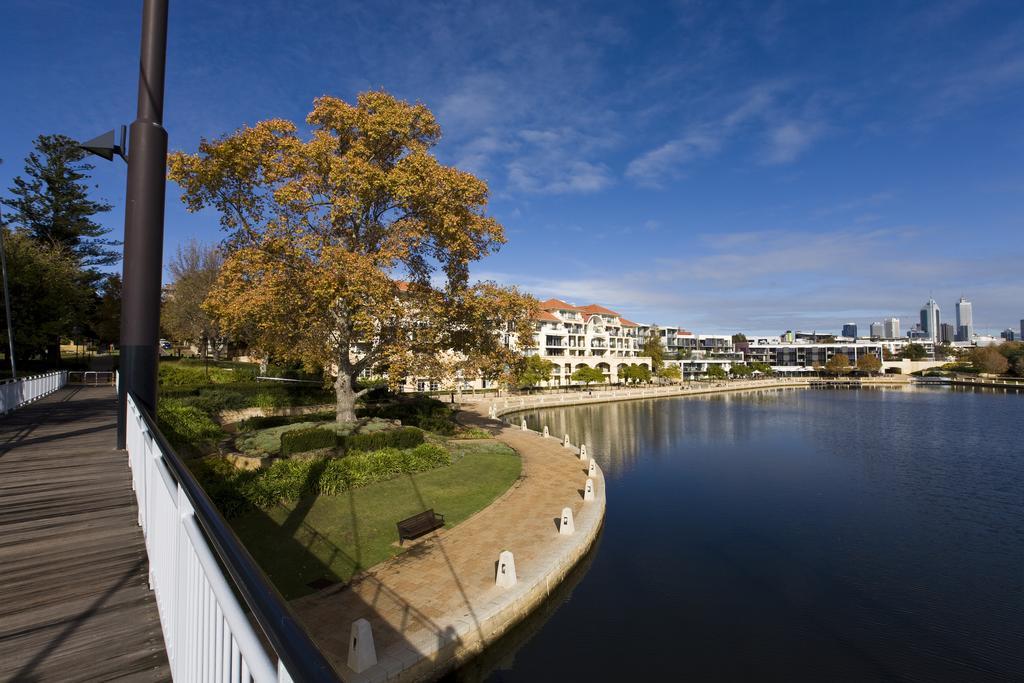 East Perth Suites Hotel Ngoại thất bức ảnh